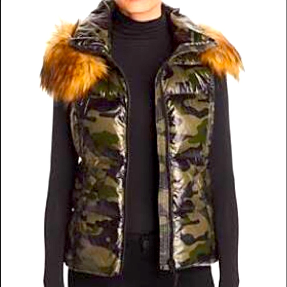 NWT Bloomingdales Aqua puffer vest